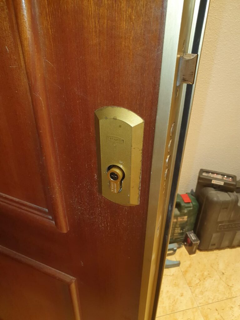 Apertura de puertas Ares