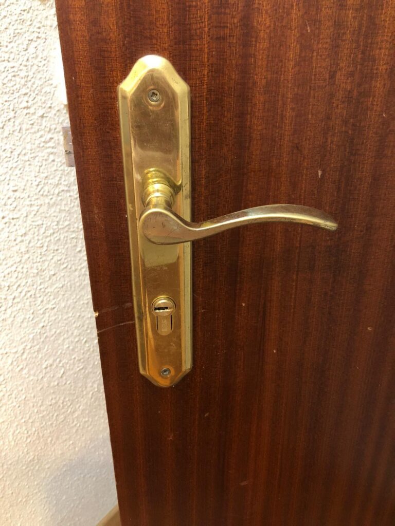 Apertura de puertas Camara