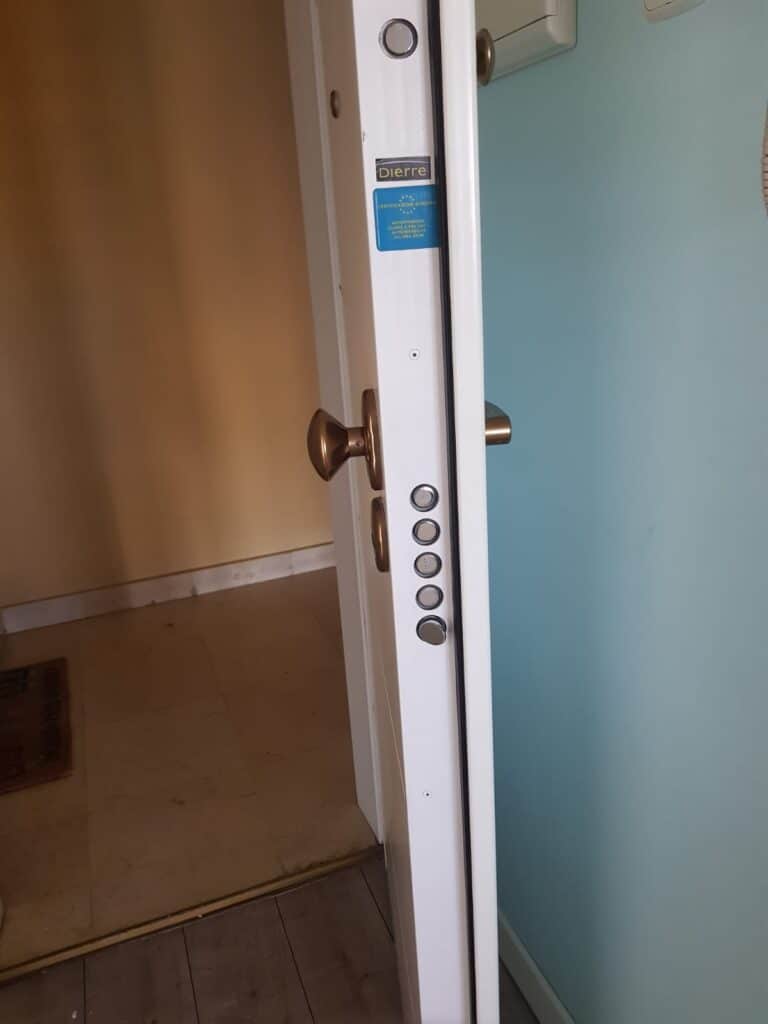 Apertura de puertas Carbonera
