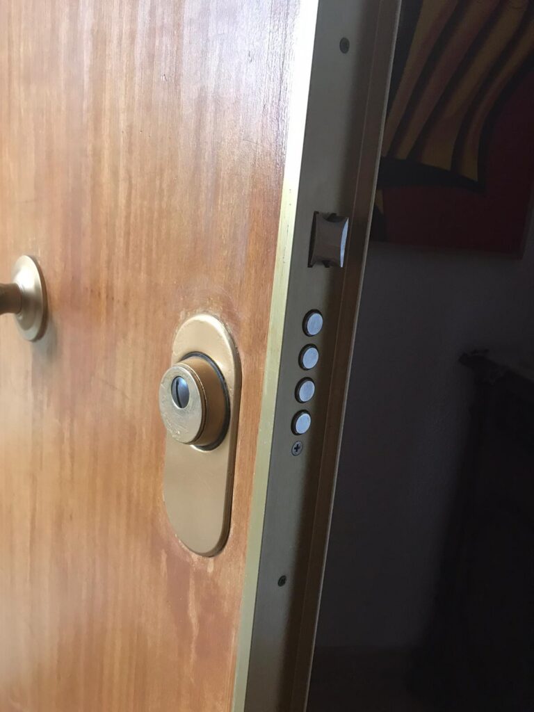 Apertura de puertas Casa Monino