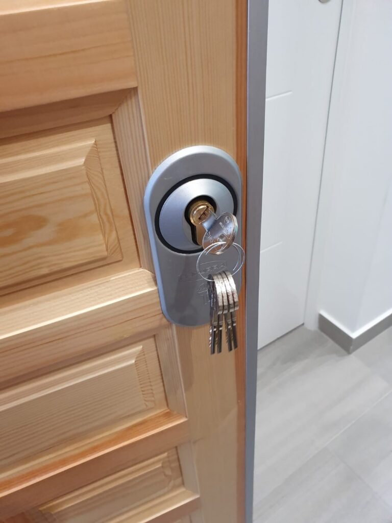 Apertura de puertas El Nido