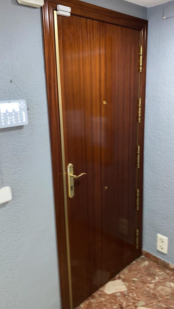 Apertura de puertas La Sarga