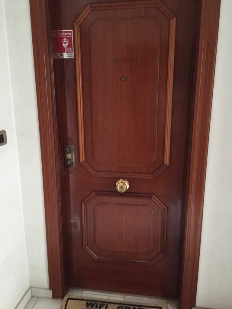 Apertura de puertas Las Bovedas