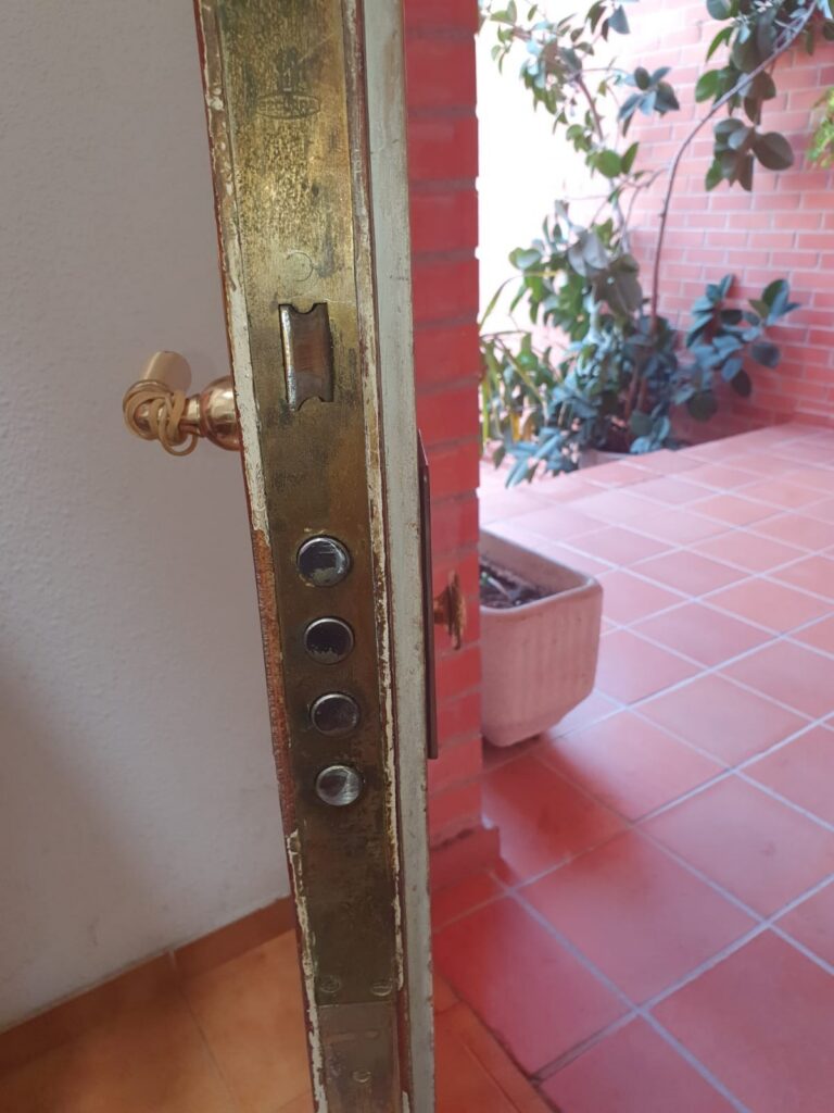 Apertura de puertas Las Encebras