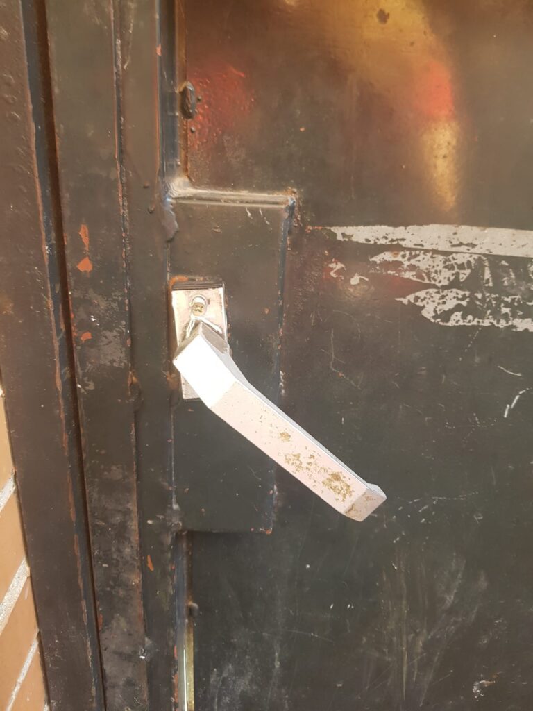 Apertura de puertas Las Saladas