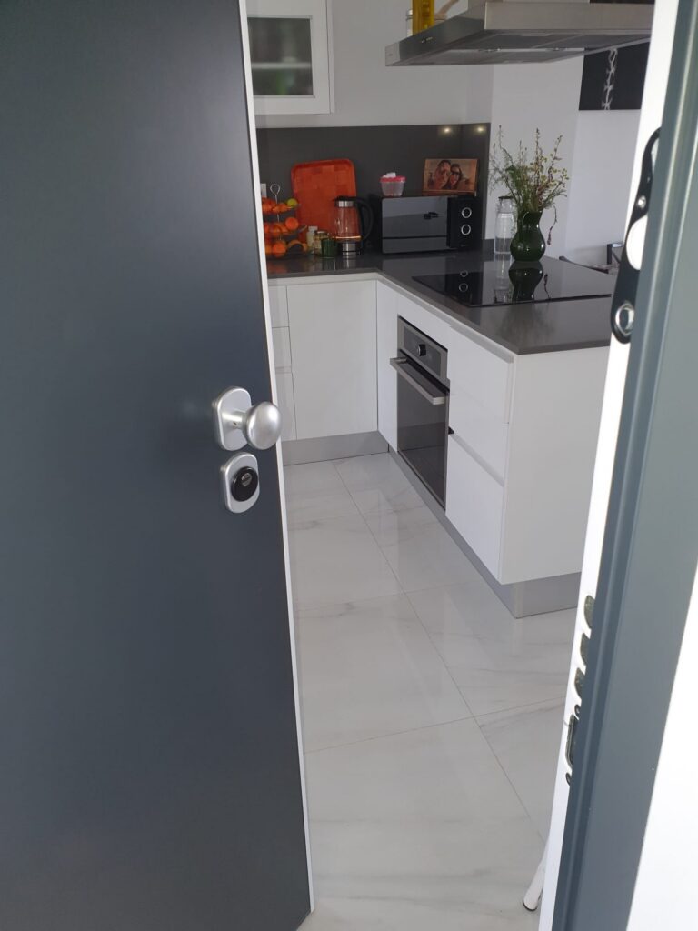 Apertura de puertas Valverde Alto