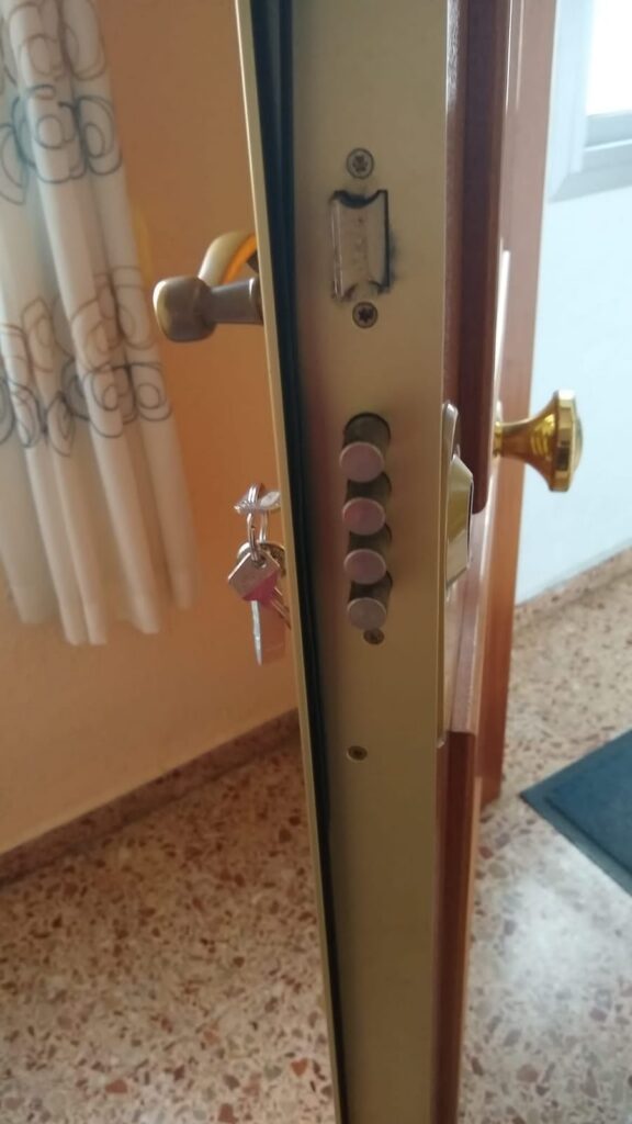 Cambio de cerraduras Benillup