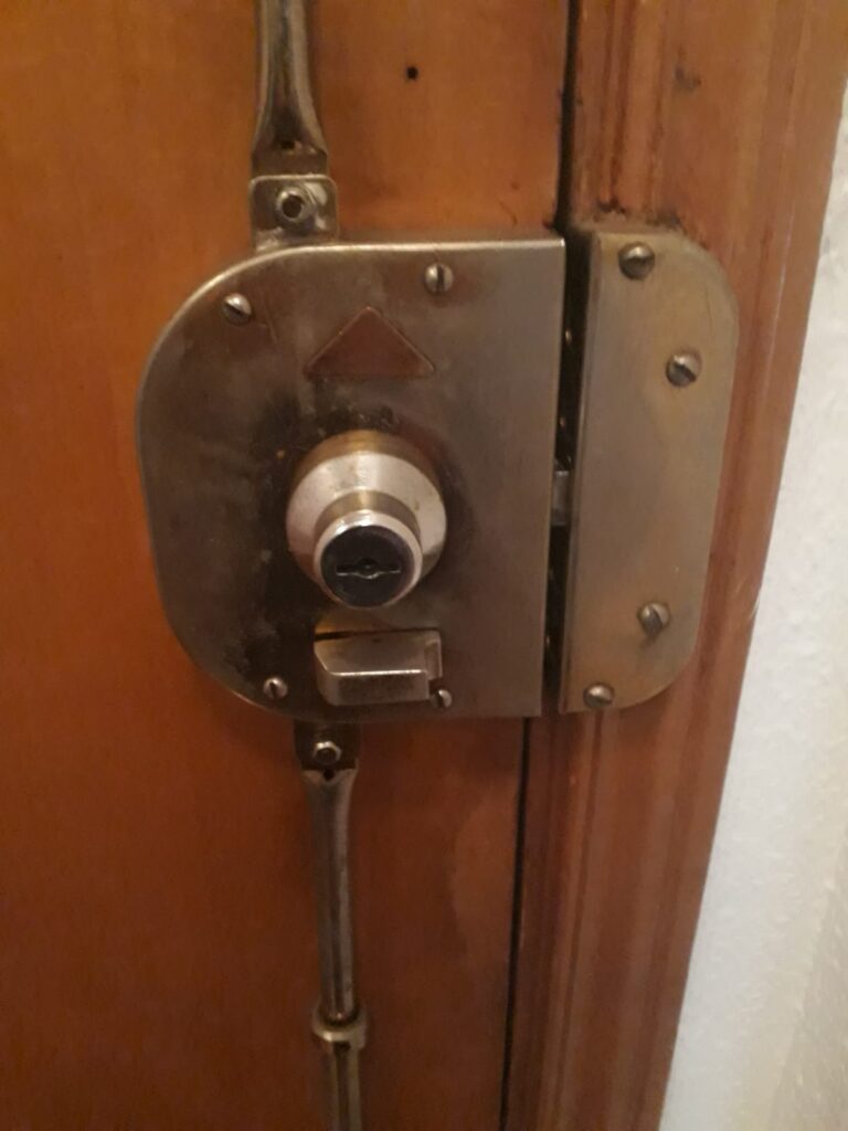 Cambio de cerraduras Sella